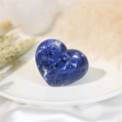 Sodalite Crystal Guide – Beau Life Switzerland