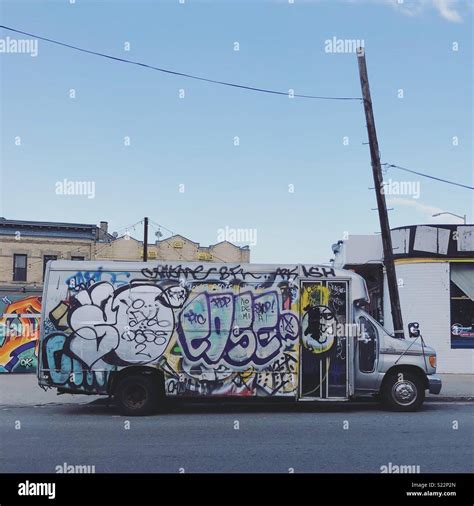 Graffiti bus hi-res stock photography and images - Alamy