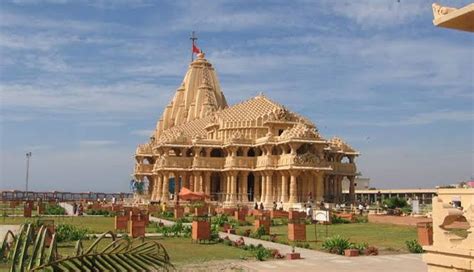 5 Major Temples of Gujarat You Must Visit - lifeberrys.com