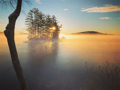 Early morning fog over Lake Winnipesaukee : r/FoggyPics