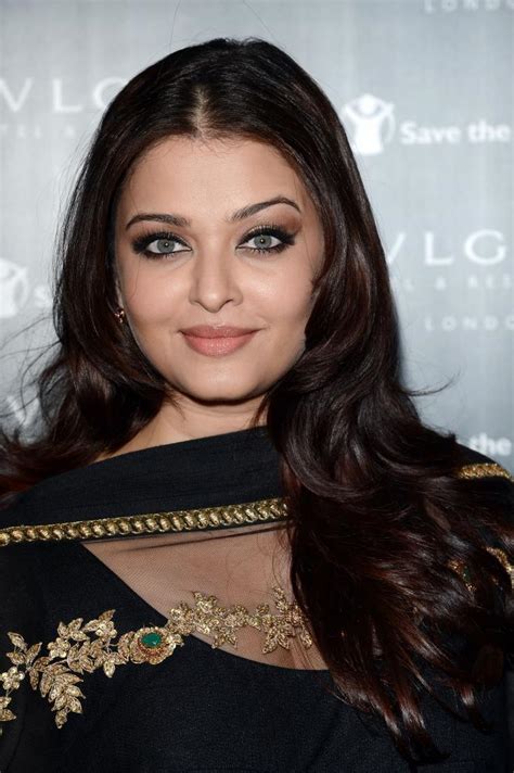 Aishwarya Rai Pictures HD Wallpapers Free | CelebNest