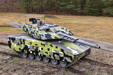 Rheinmetall's Futuristic Lynx 120 Mechanized Fire Support Vehicle Looks ...