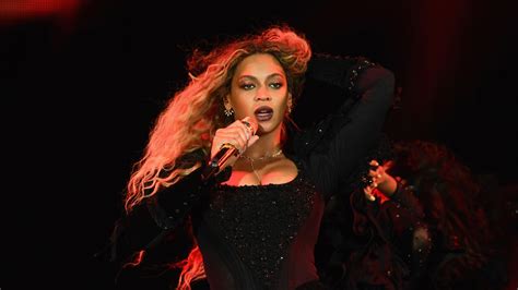 Beyoncé dedicates beautiful 'Halo' performance to Orlando shooting ...