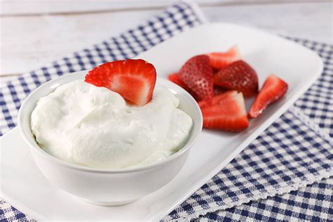 Easy Homemade Cool Whip | RecipeLion.com