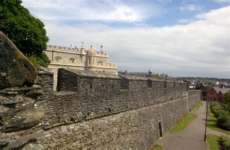 walls of derry – The Irish Story