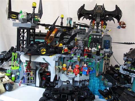 [MOC] Batman, The Batcave - LEGO Licensed - Eurobricks Forums