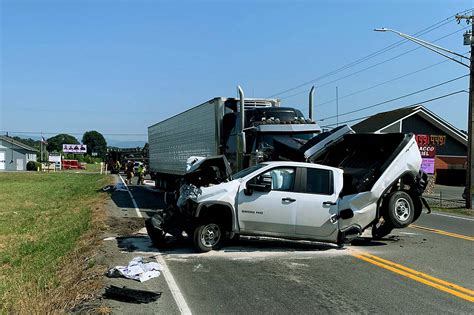 Serious injuries in crash with 2 semi-trucks in Arlington | HeraldNet.com