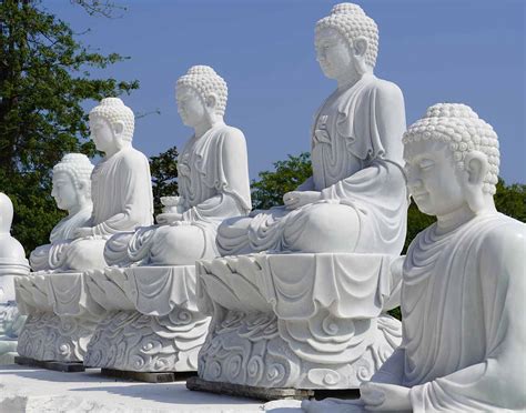 White Marble Buddha & Kwan Yin Statues in Da Nang, Vietnam