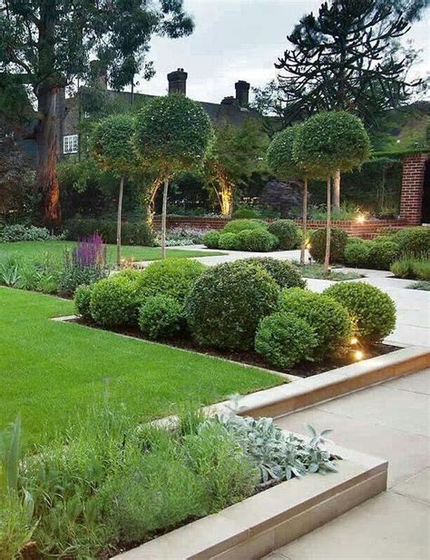 40+ Beautiful Small Front Yard Landscaping Ideas | Front garden design ...