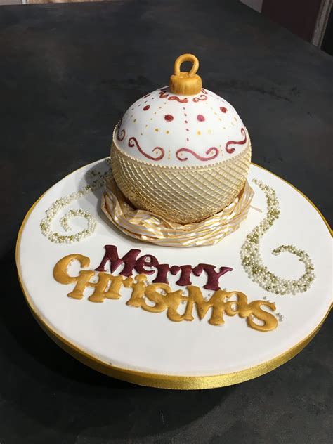 Xmas Bauble Cake decorated with edible fabric and Cake Lace Luxury ...