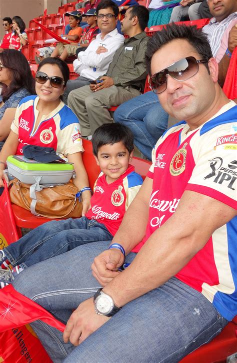 Indian Cricketer Virat Kohli Family Photos - MERE PIX