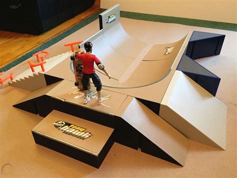 Spin Master TECH DECK Skate Park w/ TONY HAWK Skateboard Ramps Playset ...