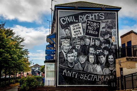 Derry Murals: The Troubles of Northern Ireland - Travel Addicts