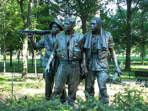 Vietnam War Memorial Statue Glass Art by Daniel Hebard - Pixels