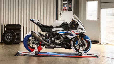 2023 BMW S1000RR Unveiled - Specs| Images| Features - DriveSpark News