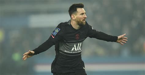 Watch: Lionel Messi finally scores his first Ligue 1 goal for PSG ...