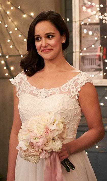 Amy Santiago, Brooklyn Nine-Nine (99), Wedding Dress, Season 5 ...