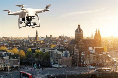 EASA publishes "world first urban drone traffic management rules ...