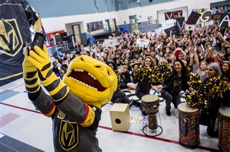 Golden Knights Mascot : The Vegas Golden Knights mascot Chance the ...