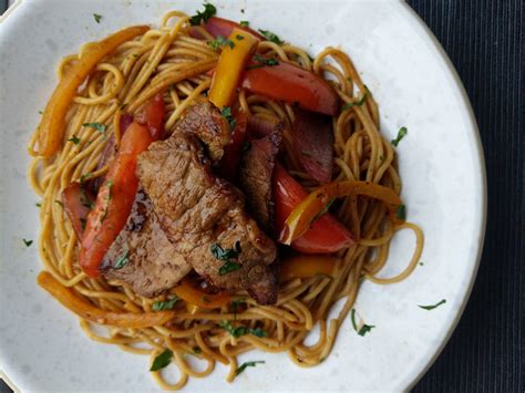 "Tallarin Saltado" - Stir Fry Noodles | Step by Step by Recipe