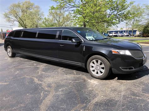 Lincoln MKT Stretch Limousine in Black ⋆ Touch of Class Limousine