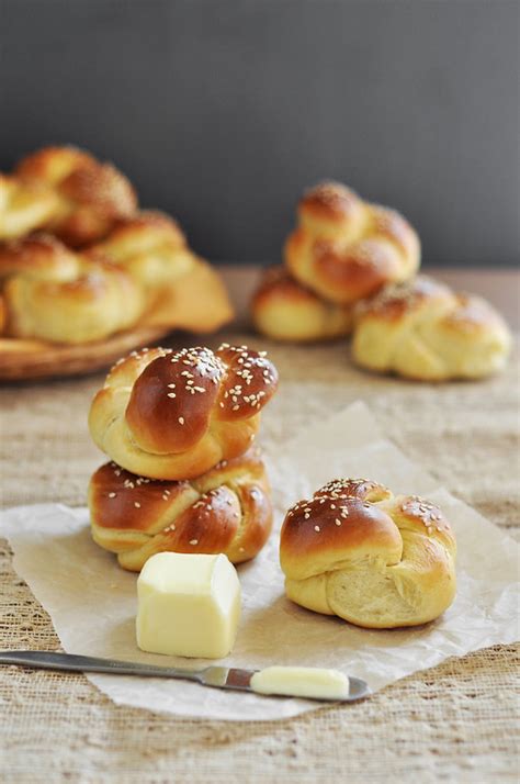 Mini Challah Rolls | The Candid Appetite