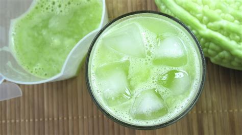 Bitter Melon Green Apple Juice Recipe | Dietplan-101.com - YouTube