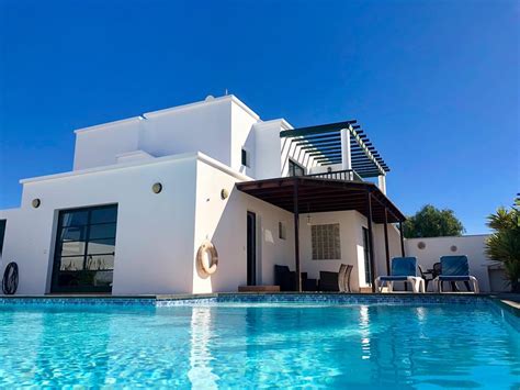 4 bed Villa in Playa Blanca - 9222790 - 4 Bedroom, 3 Bathroom, Large ...