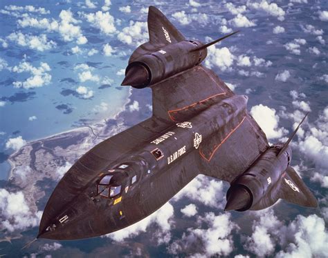 War News Updates: A Brief Look At The History Of The SR-71 Blackbird ...