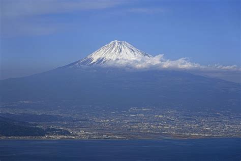 Mt. Fuji eruption escape plan calls on residents to evacuate on foot