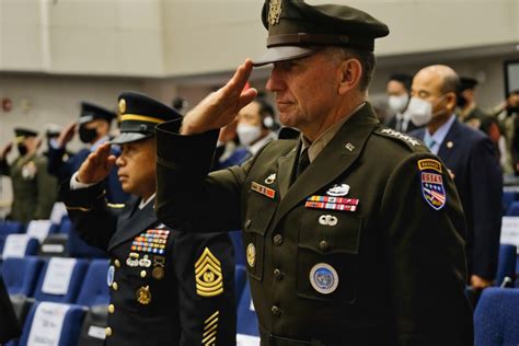 General Dons Army's New 'Greens' Uniform to Mark 70th Anniversary of ...