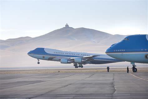 Air Force One Landing - U.S. National Archives Public Domain photograph ...