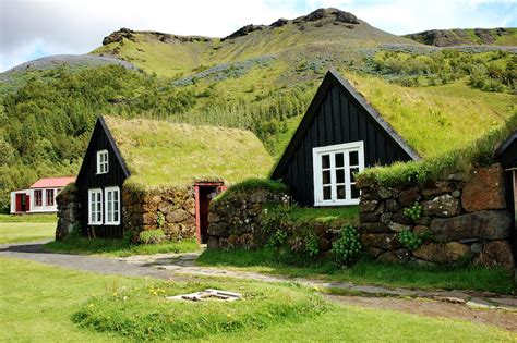 Turf houses, Iceland's architectural jewels - Art & Culture - The ...