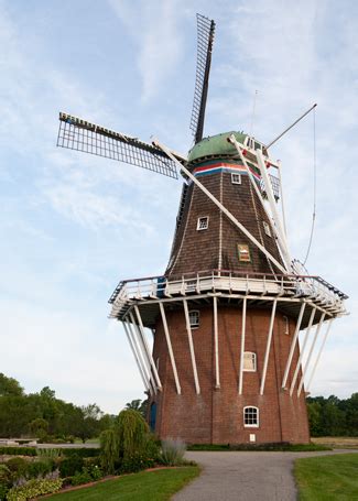 Windmill Island Gardens || Downtown Holland Michigan