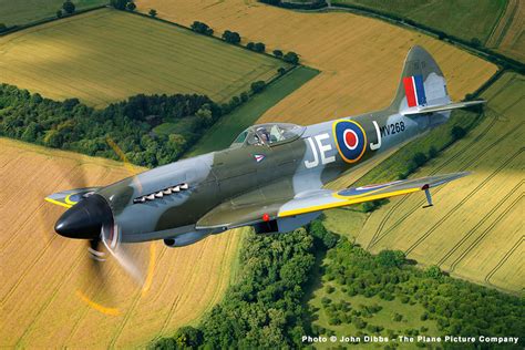 Supermarine Spitfire FR XIV