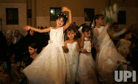 Photo: Mass Wedding For 450 Couples Organized by Hamas in Gaza ...