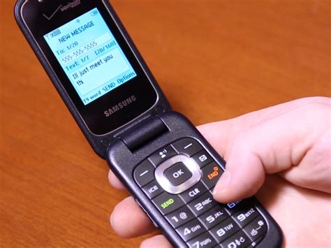 Reasons to use a flip phone - Business Insider