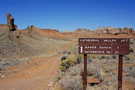 Cathedral Valley Loop Drive (Capitol Reef National Park, UT) – Live and ...