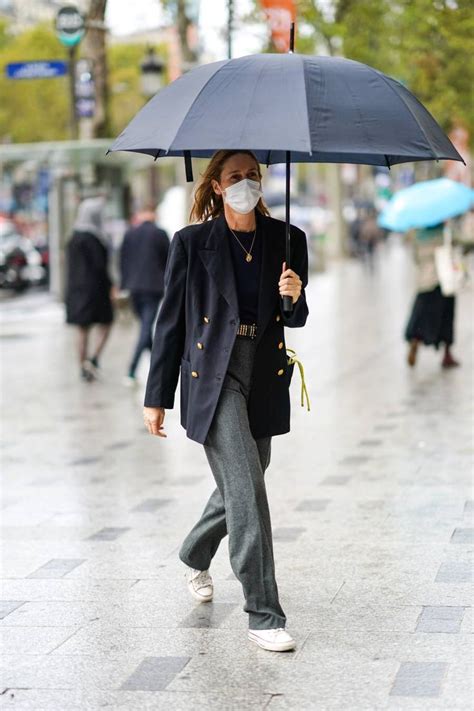 8 Cool Outfit Ideas for Rainy Days | Rainy day outfit for work, Rainy ...