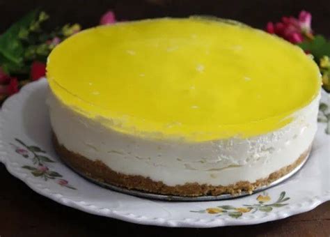 Easy lemon mousse cake recipe - FoodsDiary