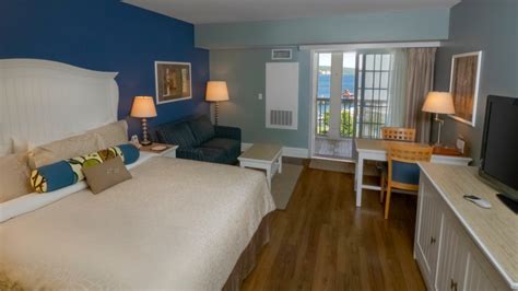 Watkins Glen Harbor Hotel Guest Rooms | Finger Lakes Accommodations