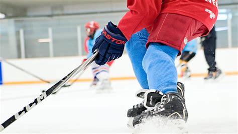 Best Ice Hockey Skates for Beginners - BSR