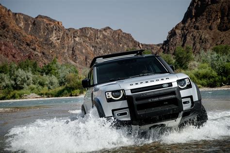 Off-Road Legend Has Polarizing Opinion About the 2020 Land Rover ...