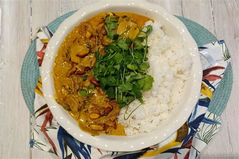 Creamy Beef Korma Curry - Hangry Recipes