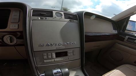 2005 Lincoln Navigator Interior