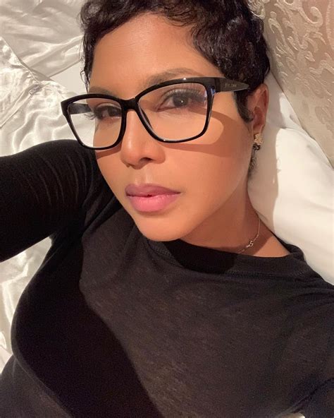 Toni Braxton on Instagram: “Booksmart 🤓 what y’all reading? 📚” | Short ...