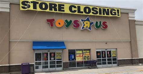 When are Toys R Us, Sears, Bon-Ton stores closing in York County?