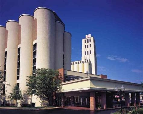 Akron Ohio Hotel and Silo- Quaker Square Inn - Akron-Canton, Ohio ...