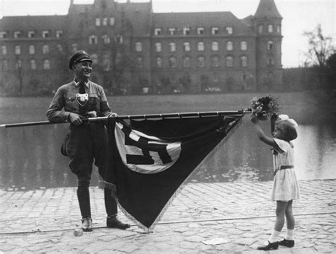 36 Chilling Photos That Explain The Nazis' Rise To Power