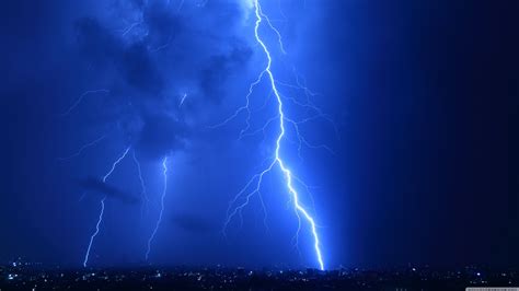 Lightning Strike Wallpaper (47+ images)